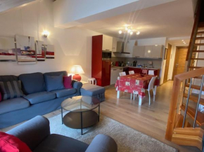 Superbe duplex face aux pistes, sud, 8 pers, 3 ch, balcon, parking, proche commerces - FR-1-445-198